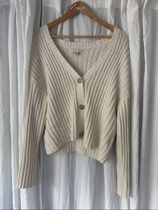 American Eagle Outfitters Sweaters - American Eagle Outfitters Beige Ribbed V‑Neck Button Cardigan